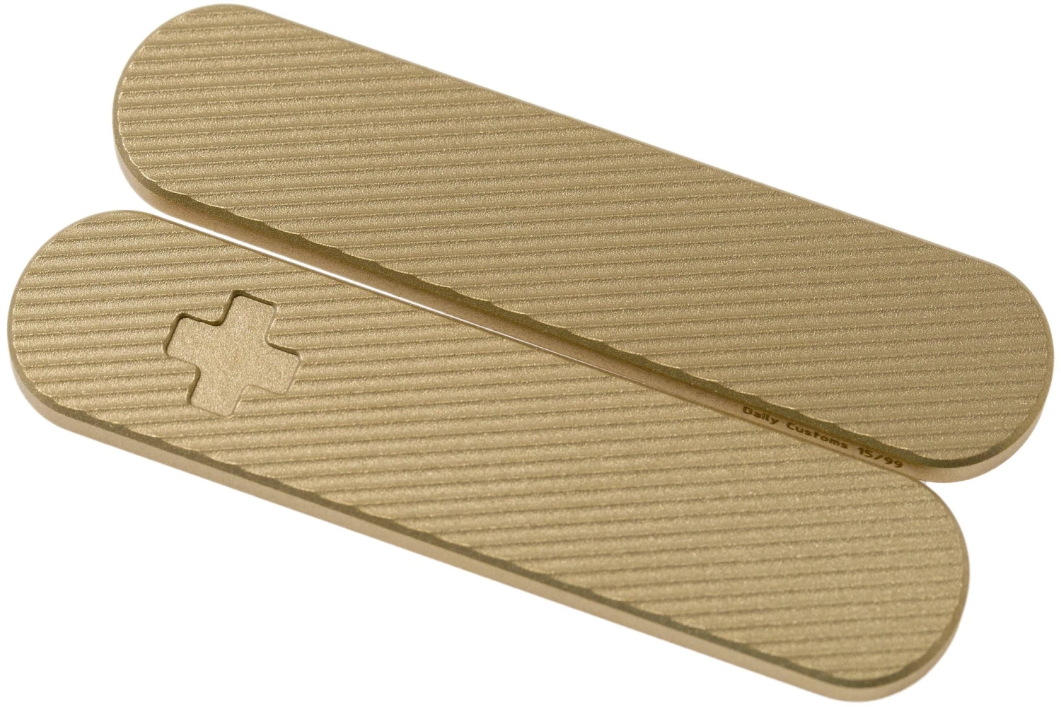 Daily Customs 58.2 25 Angle Pattern, Brass P10009495 Cachas Victorinox 3 Daily Customs 58.2 25 Angle Pattern, Brass P10009495 Cachas Victorinox