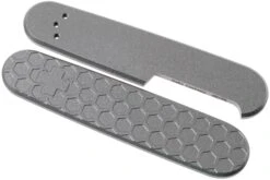 Daily Customs 91.2 Honeycomb 2D Pattern, Titanium P10011756 Cachas Victorinox