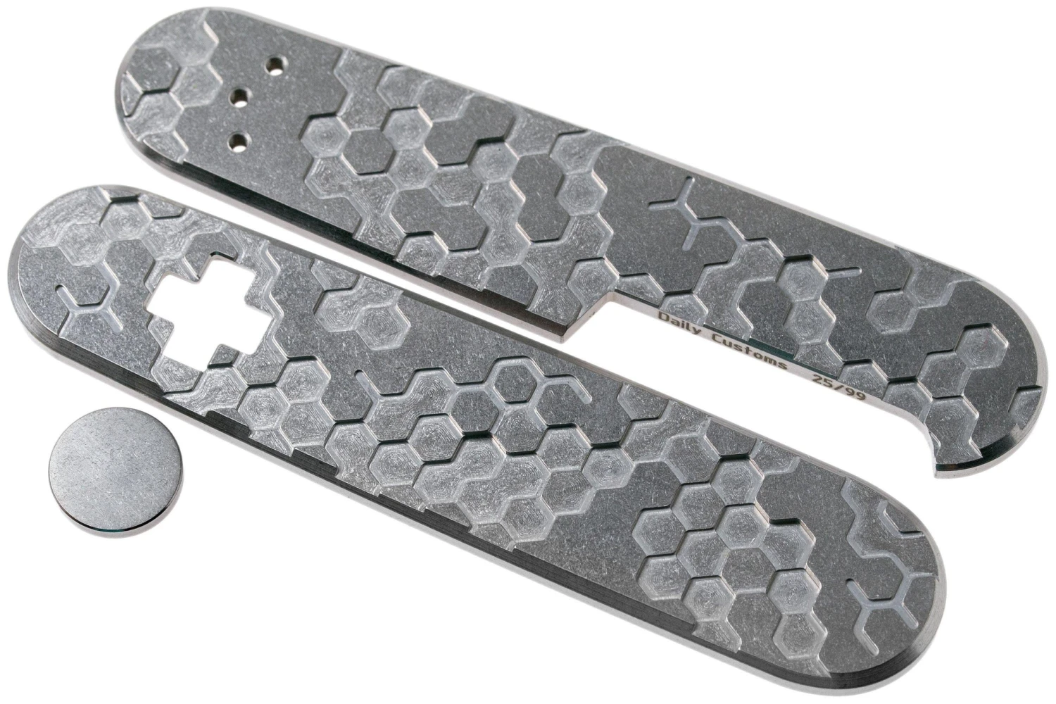 Daily Customs 91.3 Honeycomb 3D BS Pattern, Titanium P10012433 Cachas Victorinox 3 Daily Customs 91.3 Honeycomb 3D BS Pattern, Titanium P10012433 Cachas Victorinox