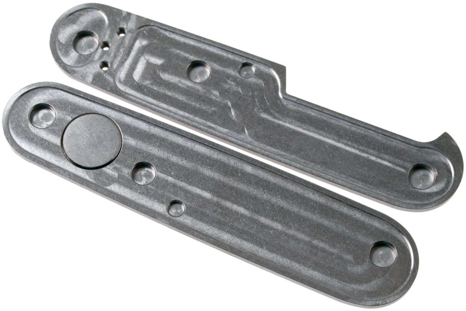 Daily Customs 91.3 Honeycomb 3D BS Pattern, Titanium P10012433 Cachas Victorinox 4 Daily Customs 91.3 Honeycomb 3D BS Pattern, Titanium P10012433 Cachas Victorinox - Imagen 2