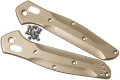 Flytanium Benchmade 940 Osborne Scales, Latón